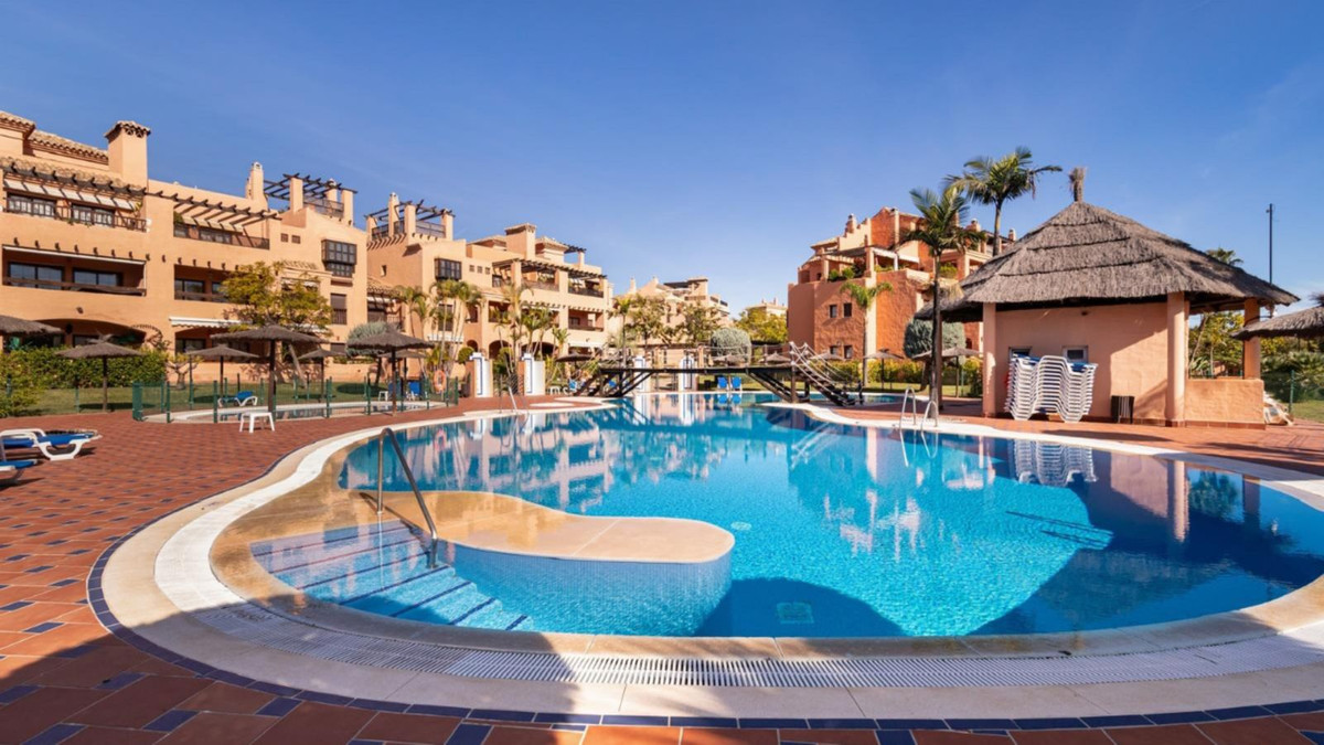 Nueva Milla de Oro, Estepona