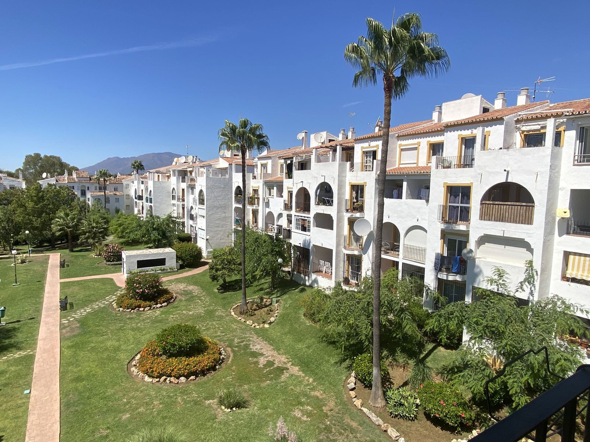 Nueva Milla de Oro, Estepona