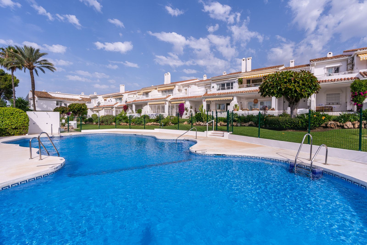 El Paraíso, Estepona