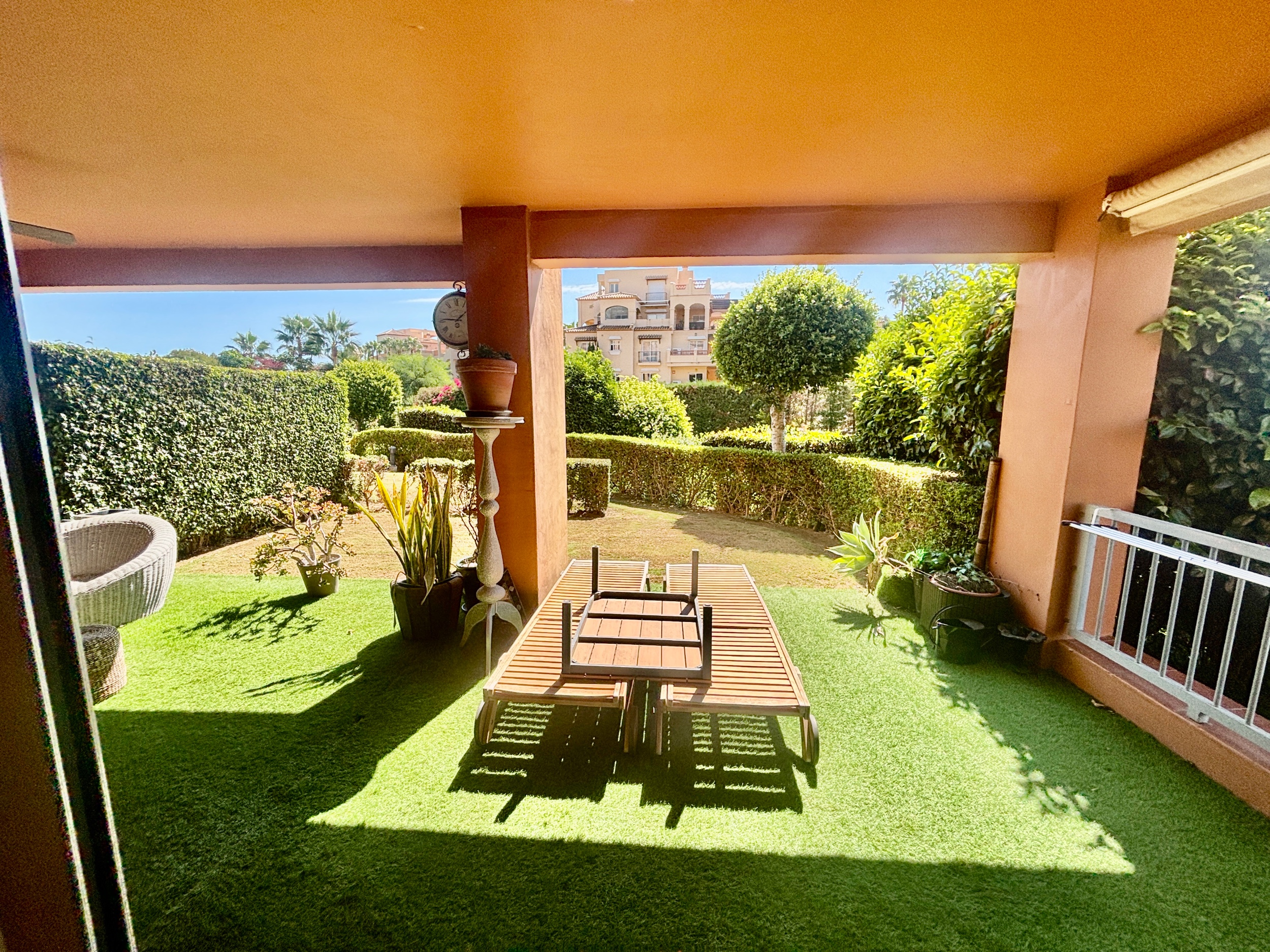 Benatalaya, Benahavis